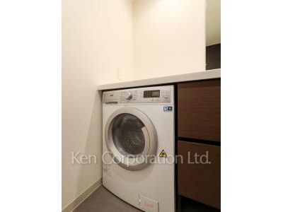 Washer-Dryer ※Photo of the same layout on 7 floor. Decoration and fixture may differ.