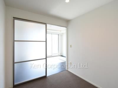 Bedroom ※Photo of the same layout on 18 floor. Decoration and fixture may differ.