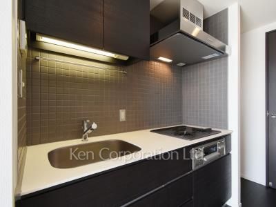 Kitchen ※Photo of the same layout on 18 floor. Decoration and fixture may differ.