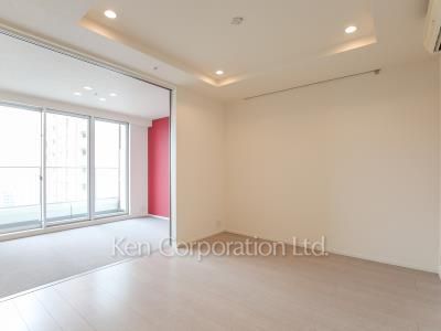 Living-Dining ※Photo of the same layout on 16 floor. Decoration and fixture may differ.
