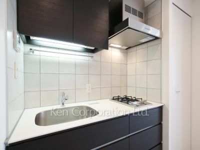 Kitchen ※Photo of the same layout on 16 floor. Decoration and fixture may differ.