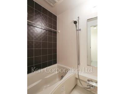 Bath ※Photo of the same layout on 16 floor. Decoration and fixture may differ.