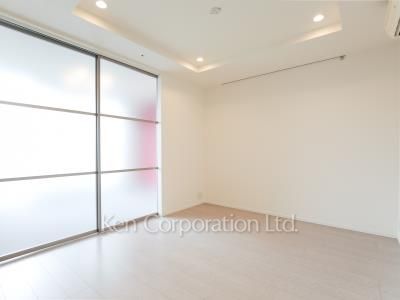 Living-Dining ※Photo of the same layout on 16 floor. Decoration and fixture may differ.