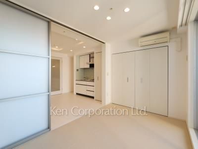 Bedroom ※Photo of the same layout on 19 floor. Decoration and fixture may differ.