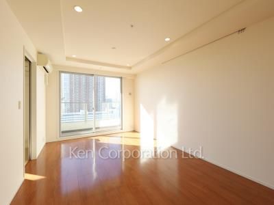 Living-Dining ※Photo of the same layout on 17 floor. Decoration and fixture may differ.