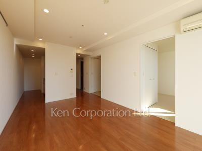 Living-Dining ※Photo of the same layout on 17 floor. Decoration and fixture may differ.