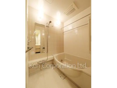 Bath ※Photo of the same layout on 17 floor. Decoration and fixture may differ.