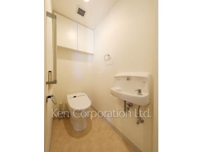 Lavatory ※Photo of the same layout on 17 floor. Decoration and fixture may differ.