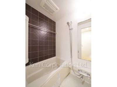 Bath ※Photo of the same layout on 27 floor. Decoration and fixture may differ.