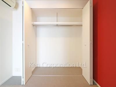 Closet ※Photo of the same layout on 26 floor. Decoration and fixture may differ.