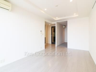 Living-Dining ※Photo of the same layout on 26 floor. Decoration and fixture may differ.