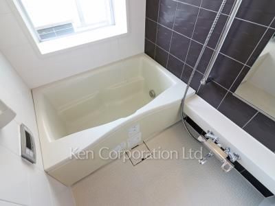 Bath ※Photo of the same layout on 26 floor. Decoration and fixture may differ.
