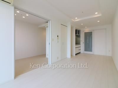 Living-Dining ※Photo of the same layout on 25 floor. Decoration and fixture may differ.