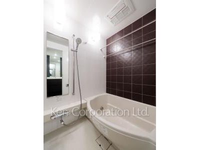Bath ※Photo of the same layout on 28 floor. Decoration and fixture may differ.