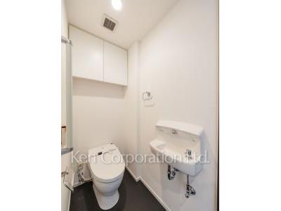 Lavatory ※Photo of the same layout on 28 floor. Decoration and fixture may differ.