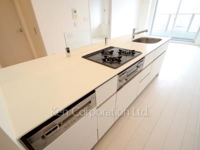 Kitchen ※Photo of the same layout on 22 floor. Decoration and fixture may differ.