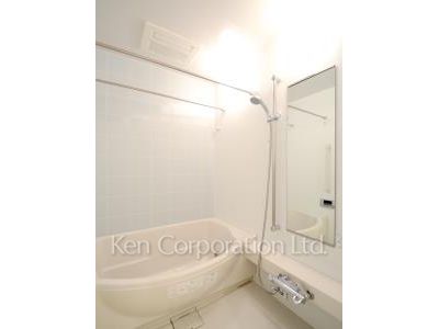 Bath ※Photo of the same layout on 22 floor. Decoration and fixture may differ.