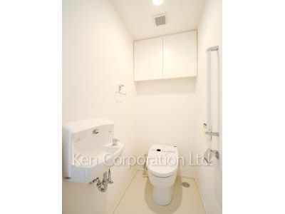 Lavatory ※Photo of the same layout on 22 floor. Decoration and fixture may differ.