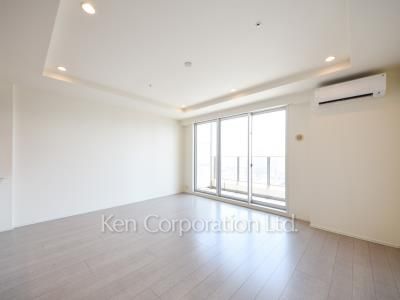 Living-Dining ※Photo of the same layout on 26 floor. Decoration and fixture may differ.