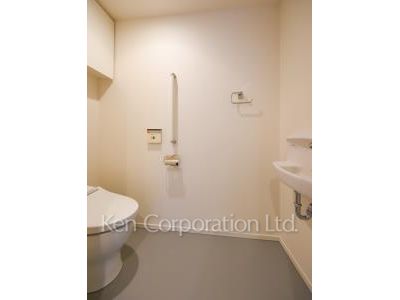 Lavatory ※Photo of the same layout on 26 floor. Decoration and fixture may differ.