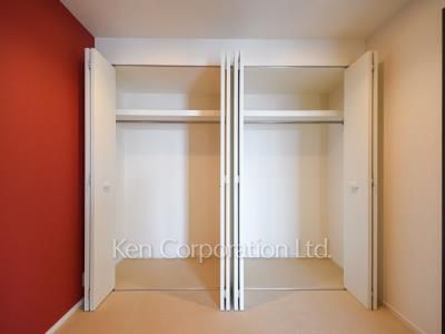Closet ※Photo of the same layout on 26 floor. Decoration and fixture may differ.