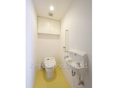 Lavatory ※Photo of the same layout on 27 floor. Decoration and fixture may differ.