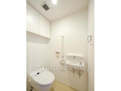 Lavatory ※Photo of the same layout on 27 floor. Decoration and fixture may differ.