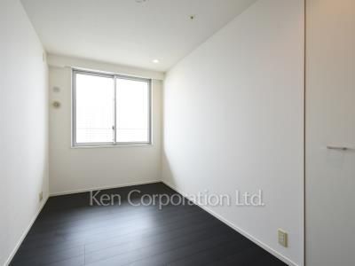 Bedroom ※Photo of the same layout on 34 floor. Decoration and fixture may differ.