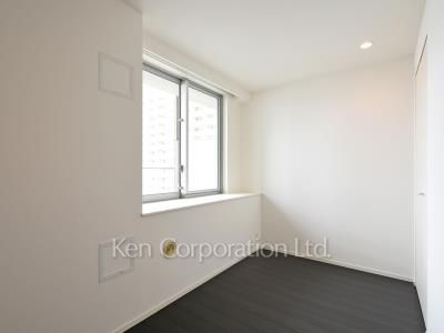 Bedroom ※Photo of the same layout on 34 floor. Decoration and fixture may differ.