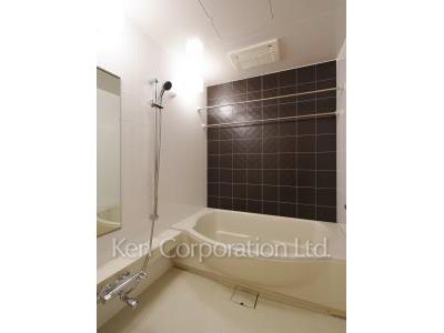 Bath ※Photo of the same layout on 34 floor. Decoration and fixture may differ.