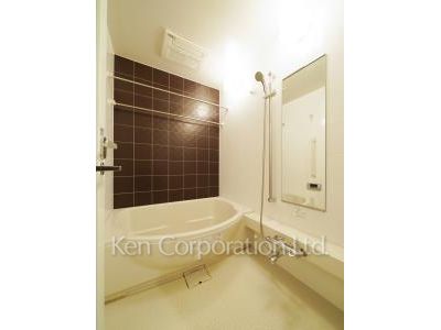 Bath ※Photo of the same layout on 34 floor. Decoration and fixture may differ.
