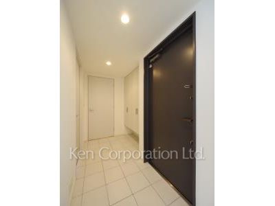 Entrance ※Photo of the same layout on 35 floor. Decoration and fixture may differ.