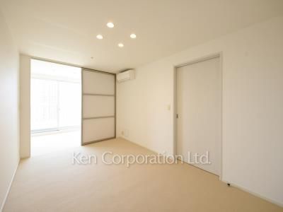 Bedroom ※Photo of the same layout on 35 floor. Decoration and fixture may differ.