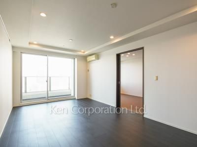 Living-Dining ※Photo of the same layout on 38 floor. Decoration and fixture may differ.