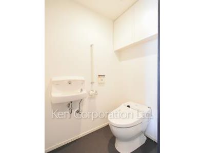 Lavatory ※Photo of the same layout on 38 floor. Decoration and fixture may differ.