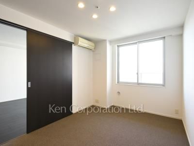 Bedroom ※Photo of the same layout on 38 floor. Decoration and fixture may differ.