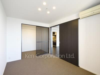 Bedroom ※Photo of the same layout on 38 floor. Decoration and fixture may differ.