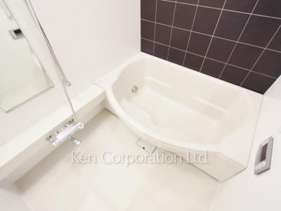 Bath ※Photo of the same layout on 38 floor. Decoration and fixture may differ.