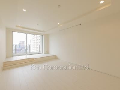 Living-Dining ※Photo of the same layout on 36 floor. Decoration and fixture may differ.