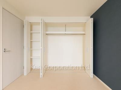 Closet ※Photo of the same layout on 36 floor. Decoration and fixture may differ.