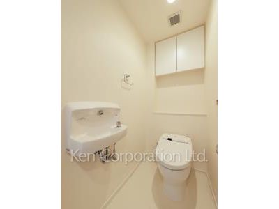 Lavatory ※Photo of the same layout on 36 floor. Decoration and fixture may differ.