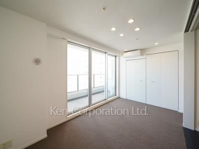 Bedroom ※Photo of the same layout on 31 floor. Decoration and fixture may differ.