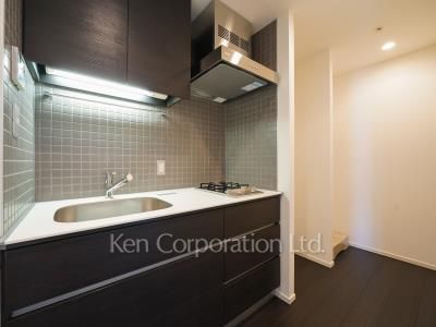 Kitchen ※Photo of the same layout on 31 floor. Decoration and fixture may differ.