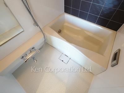 Bath ※Photo of the same layout on 31 floor. Decoration and fixture may differ.