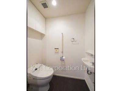 Lavatory ※Photo of the same layout on 31 floor. Decoration and fixture may differ.