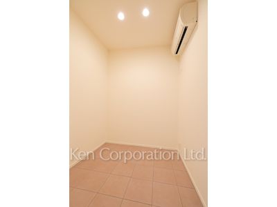 Den ※Photo of the same layout on 8 floor. Decoration and fixture may differ.