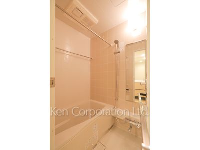 Bath ※Photo of the same layout on 8 floor. Decoration and fixture may differ.