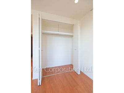 Closet ※Photo of the same layout on 8 floor. Decoration and fixture may differ.