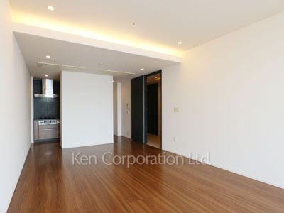 Living-Dining ※Photo of the same layout on 47 floor. Decoration and fixture may differ.