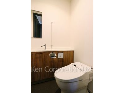Lavatory ※Photo of the same layout on 47 floor. Decoration and fixture may differ.